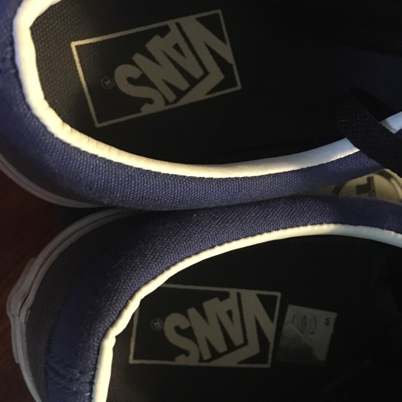 Blue and gray classic vans - Picture 2 of 4